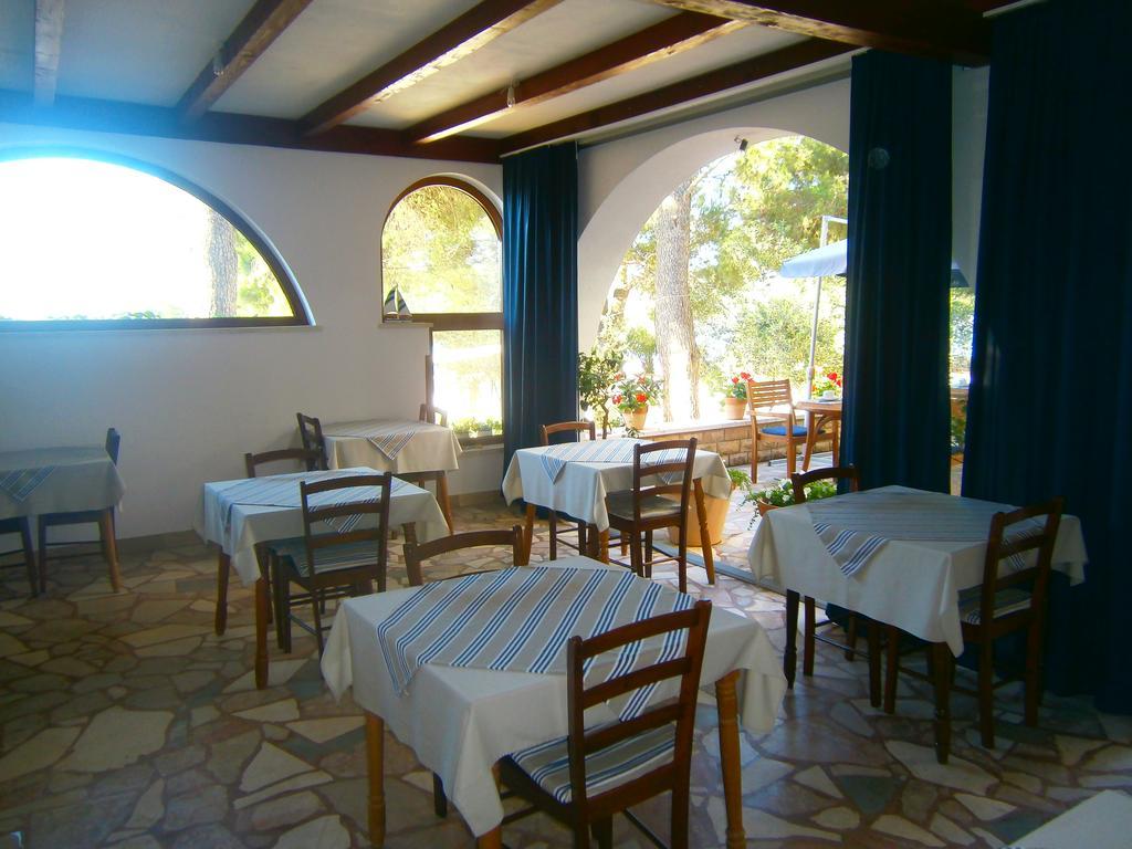 Bed & Breakfast Pansion Rade Hotel Pirovac Exterior photo